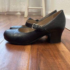 Miz Mooz NYC black leather Mary Jane Frenchie size 7, 2" heel.
